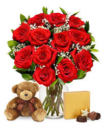 Florero de Rosas con chocolates y peluche