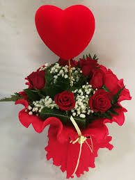 Ramo de 6 rosas importadas con corazon de felpa