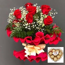 Ramo de 6 rosas importadas con corazon de ferrero rocher 