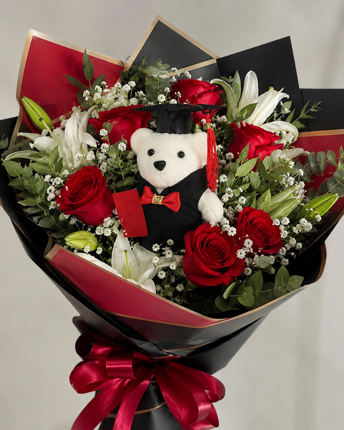 Ramo de Graduacion con rosas y lilium