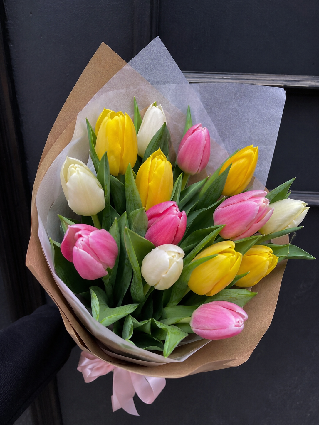 ramo de 12 tulipanes