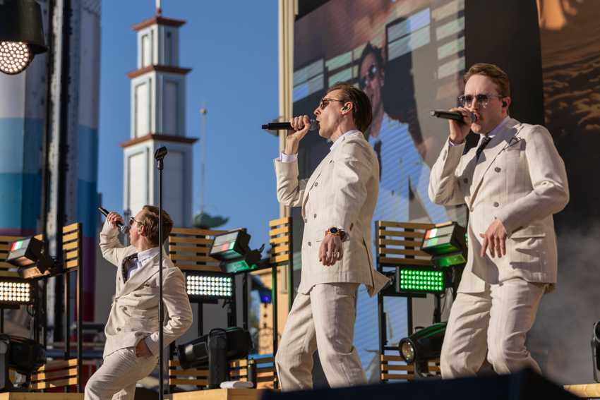 Konsertbild: KAJ tänder Gröna Lunds sommarsäsong 2026 – Skratt, energi och publikgemenskap