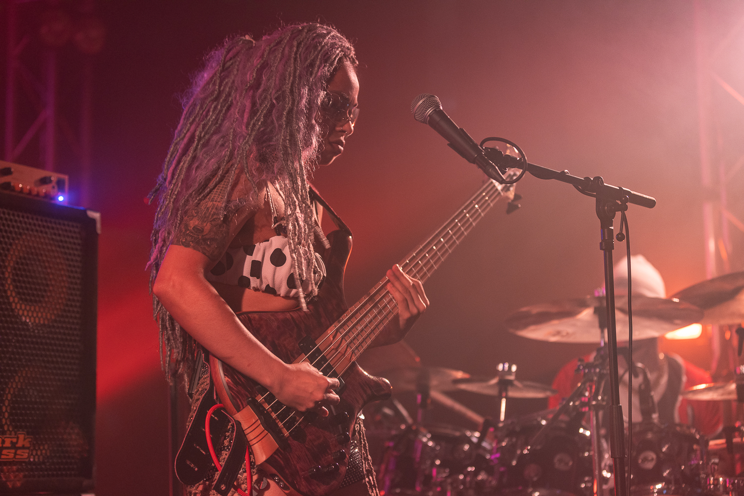 Concert photo: Bass Wizardry and Rhythmic Play: Mohini Dey’s Dazzling Night at Slaktkyrkan
