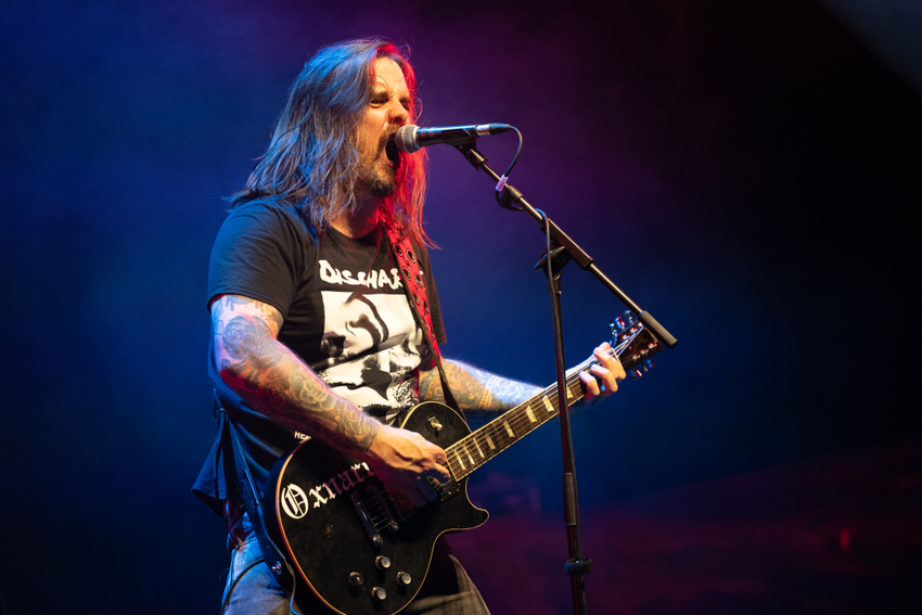 Nails: Oavbruten aggression utan andningspaus