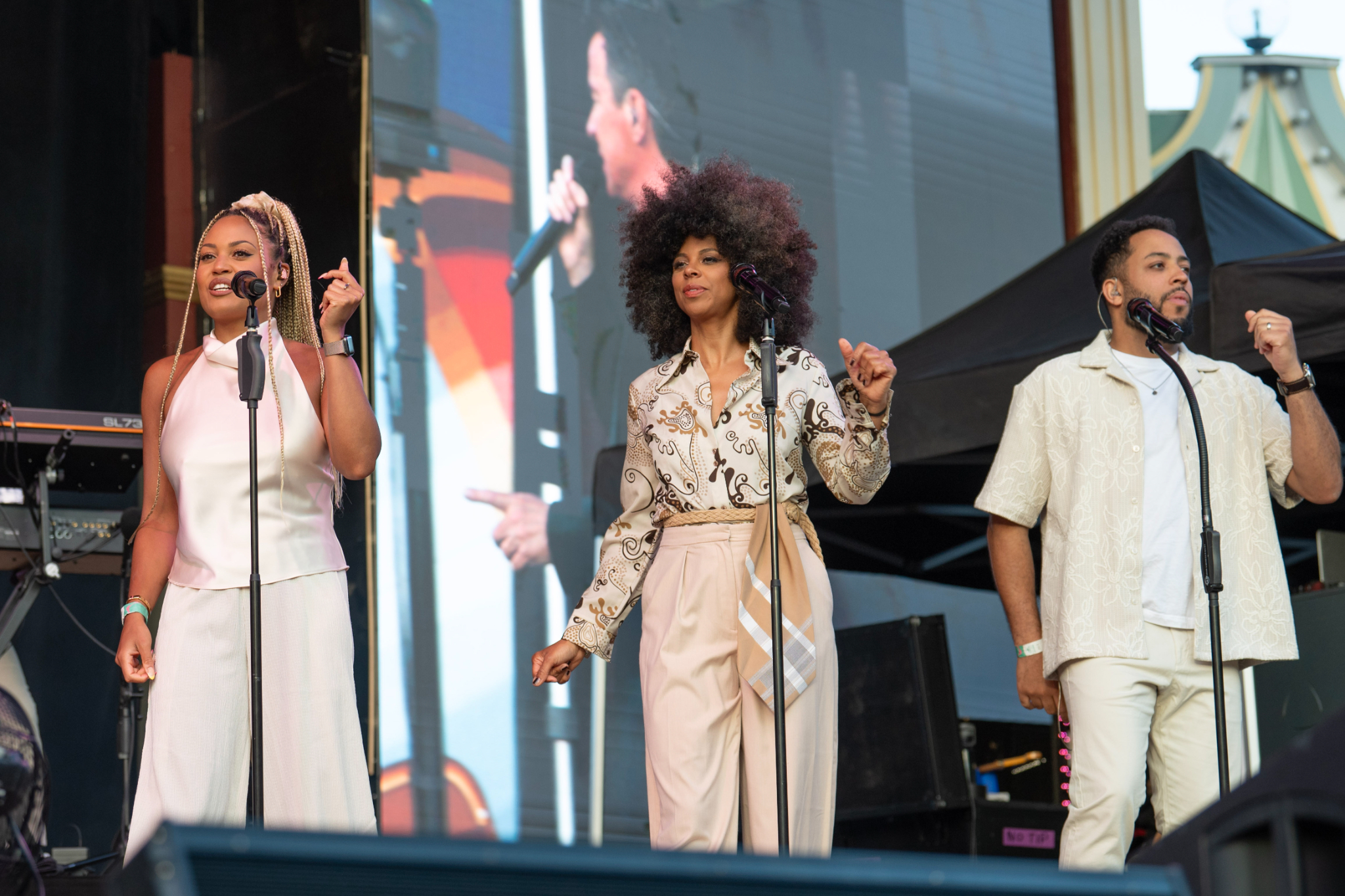 Rick Astley trollbinder publiken på Gröna Lund – en generationsöverskridande fest - Bild 2