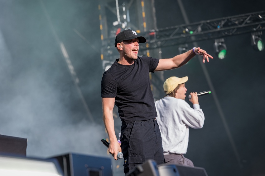 En kväll av ofiltrerad energi: Tjuvjakt utmanar Alla hjärtans dag på Hovet