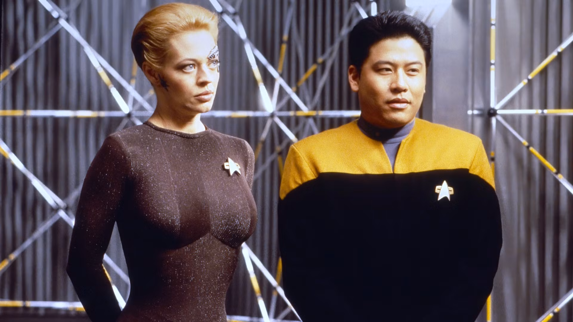 28 Years Later, Star Trek's Best Time Travel Episode Remains a Sci-Fi Masterpiece cover image