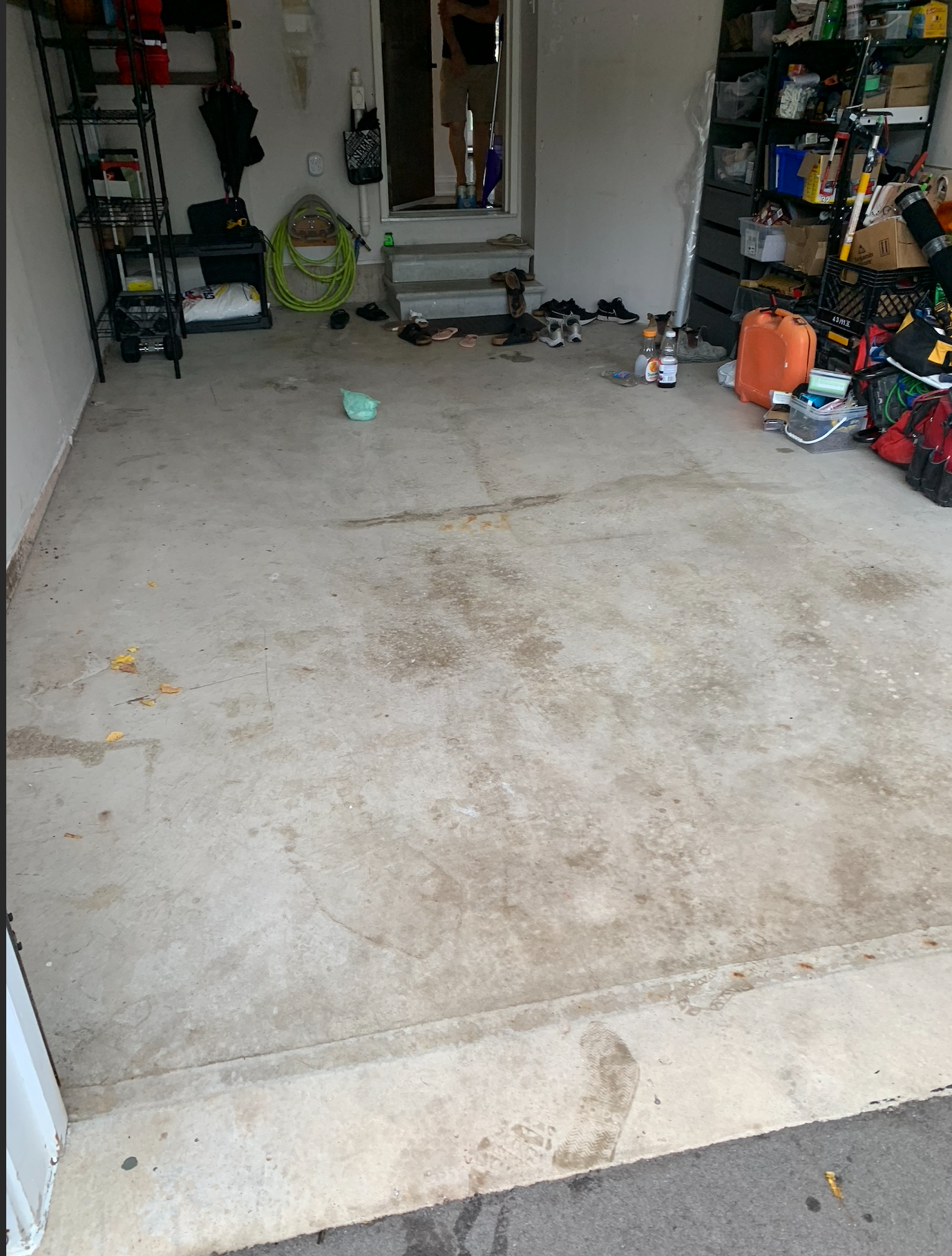 Herv-Mississauga_Small_Garage_Epoxy_Flooring-02.png
