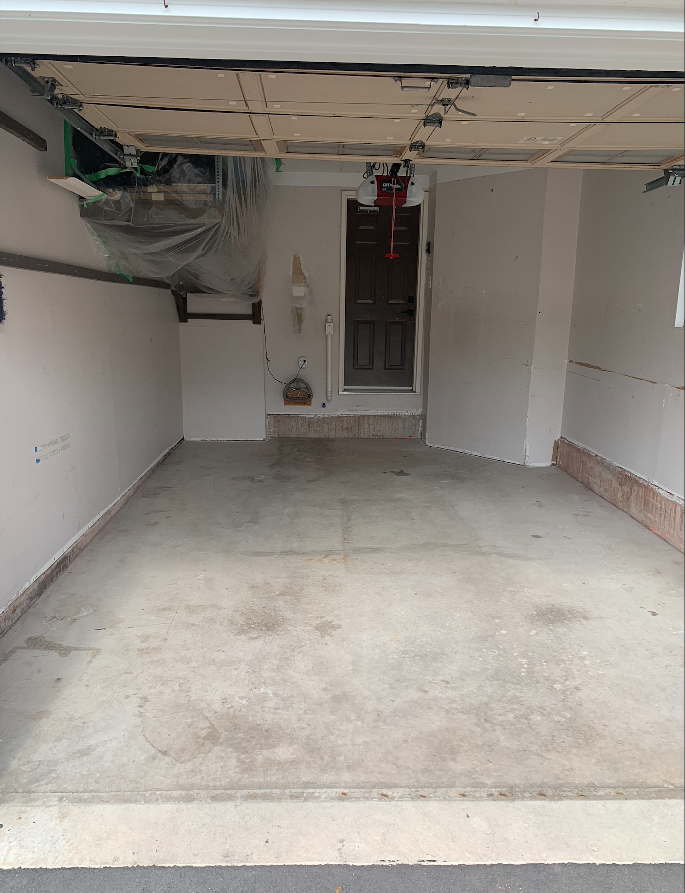 Herv-Mississauga_Small_Garage_Epoxy_Flooring-03.png