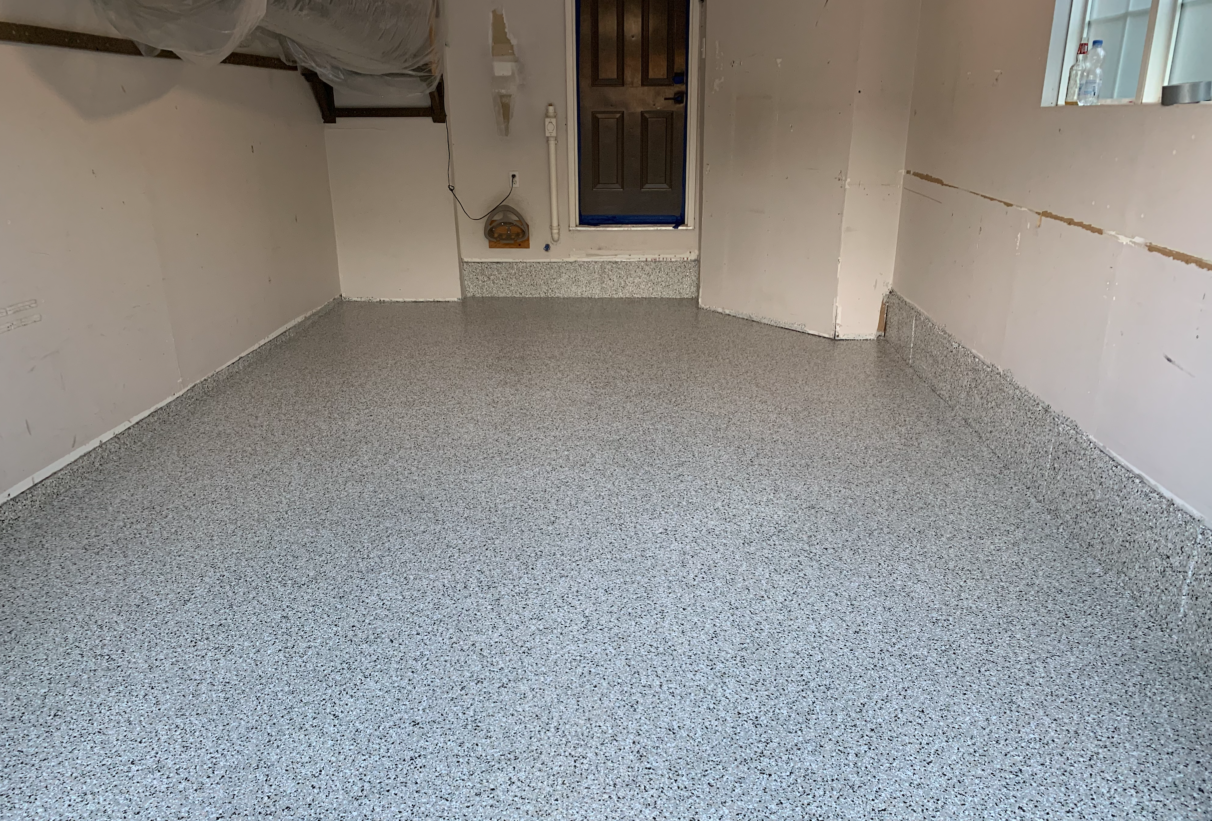 Herv-Mississauga_Small_Garage_Epoxy_Flooring-05.png