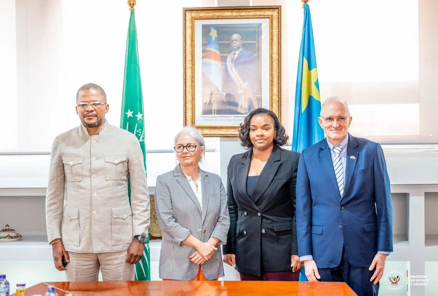 PARTICIPATION DE LA RDC AU MONDIAL : LE MINISTRE DIDIER BUDIMBU ET LE VICE-MINISTRE AYEGANAGATO ECHANGENT AVEC LES CHARGES D’AFFAIRES DES USA ET DU CANADA