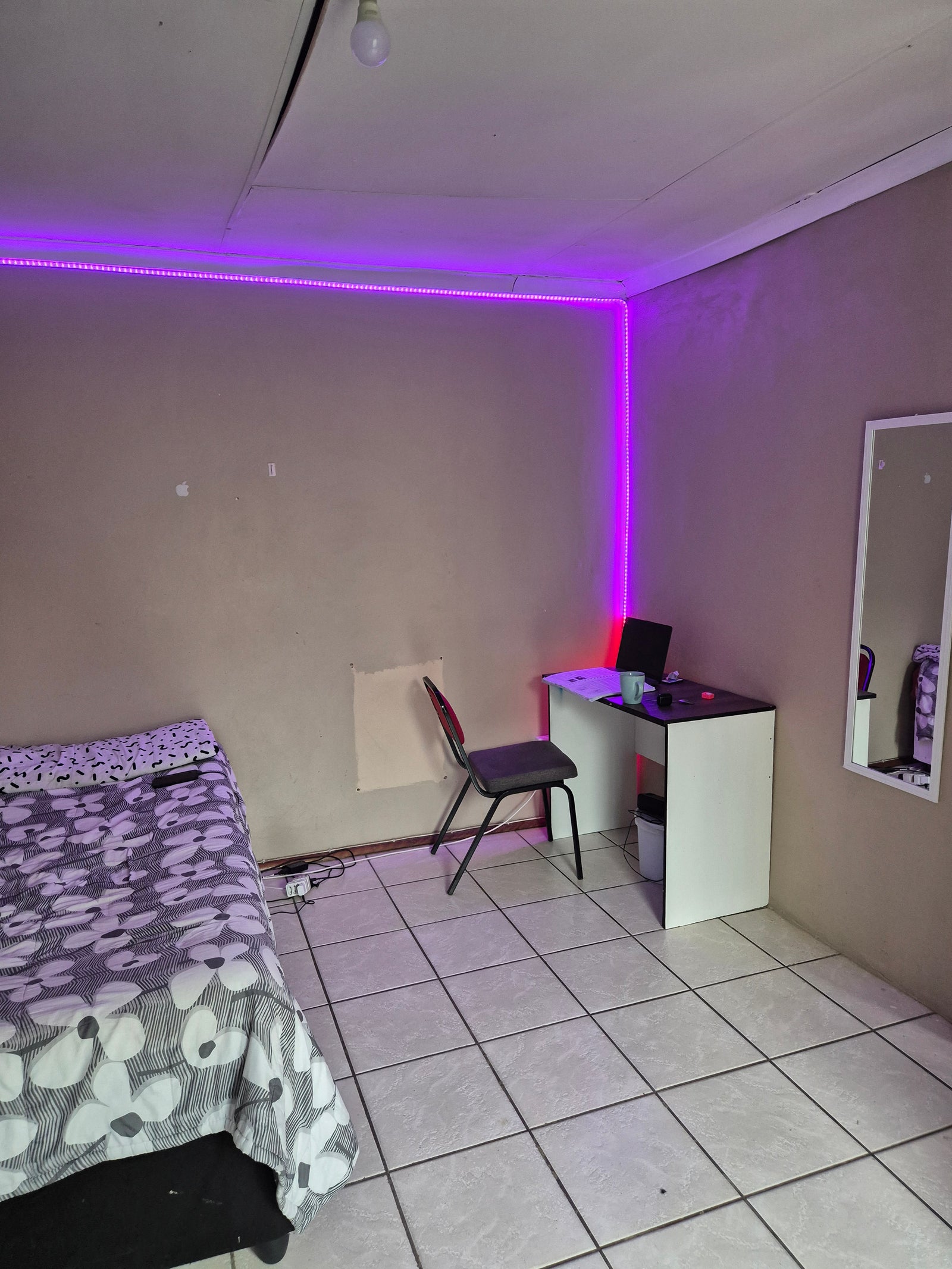 Single room 11 at 20 Steven Street