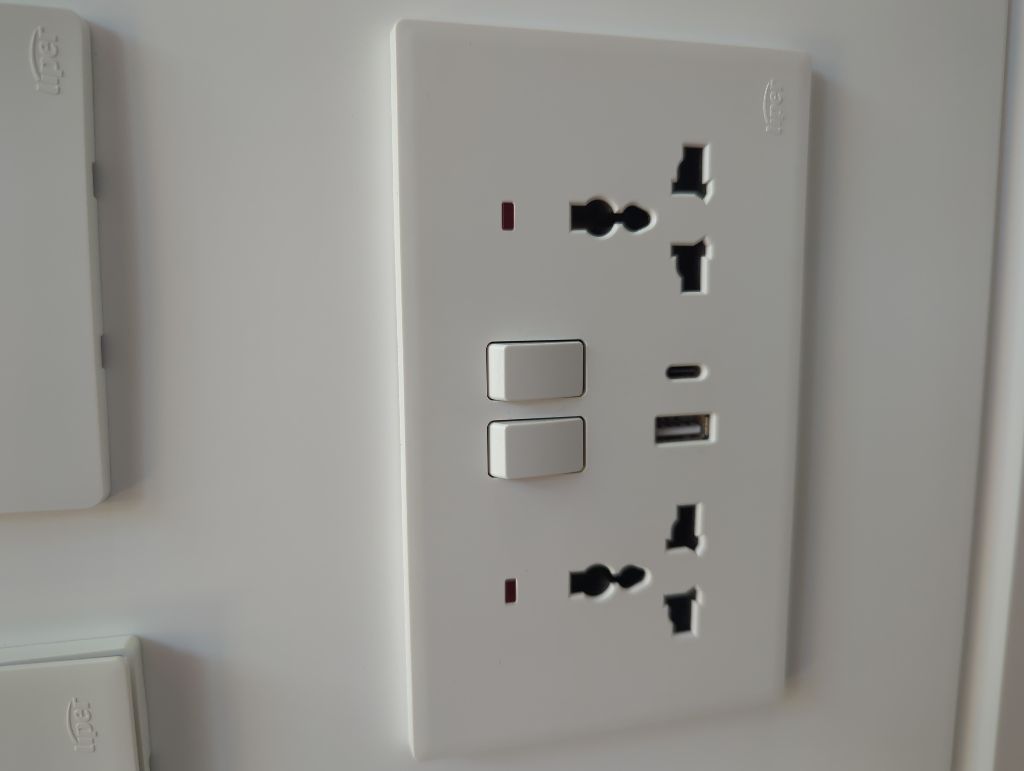 Double Socket, USB + Type C