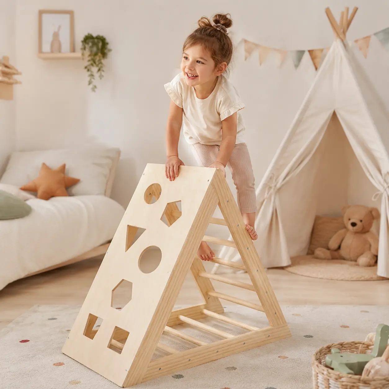Montessori lezecký trojuholník pre deti – drevená preliezačka