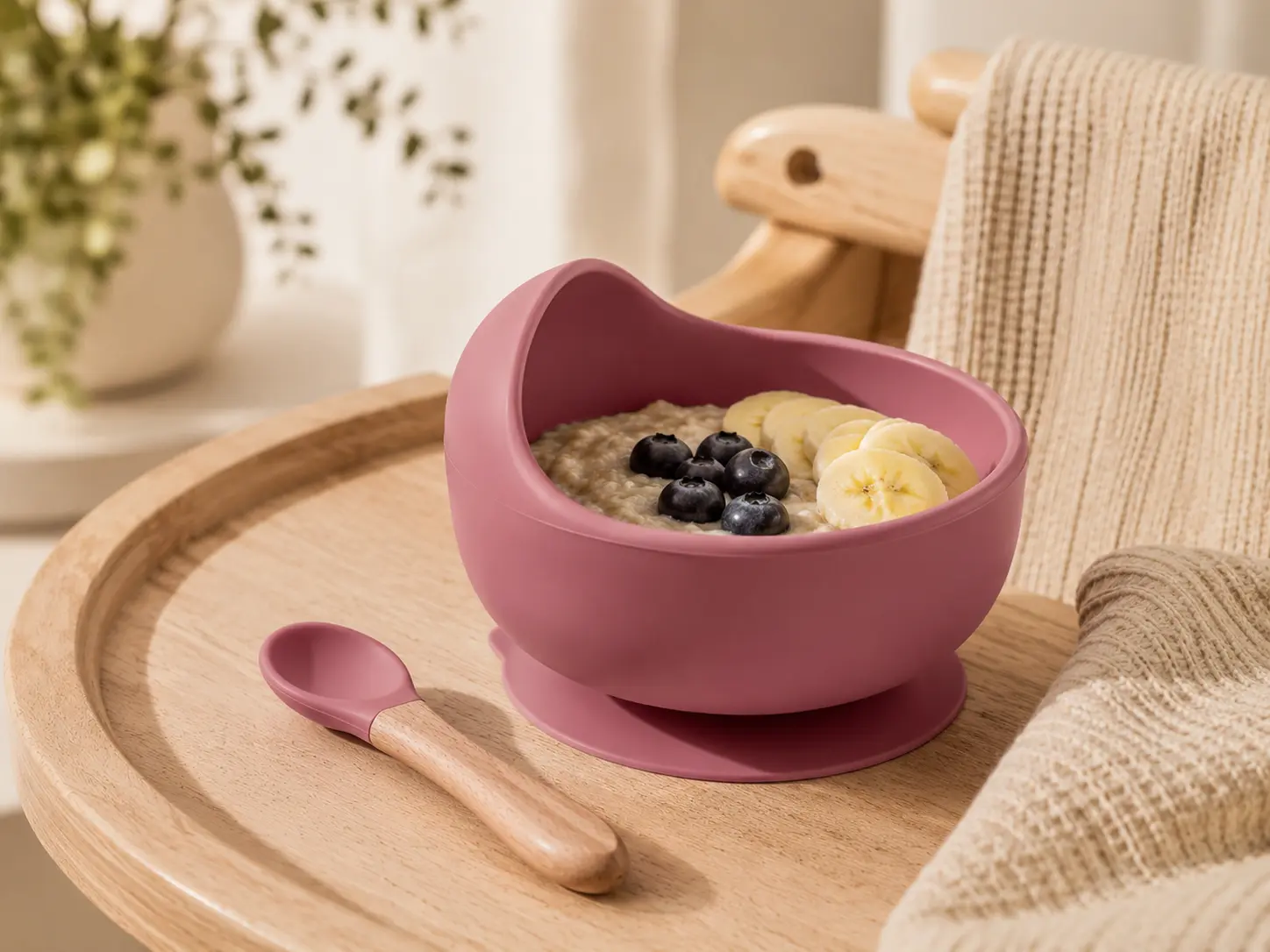 Silikónová miska s prísavkou pre deti červená (BPA free)