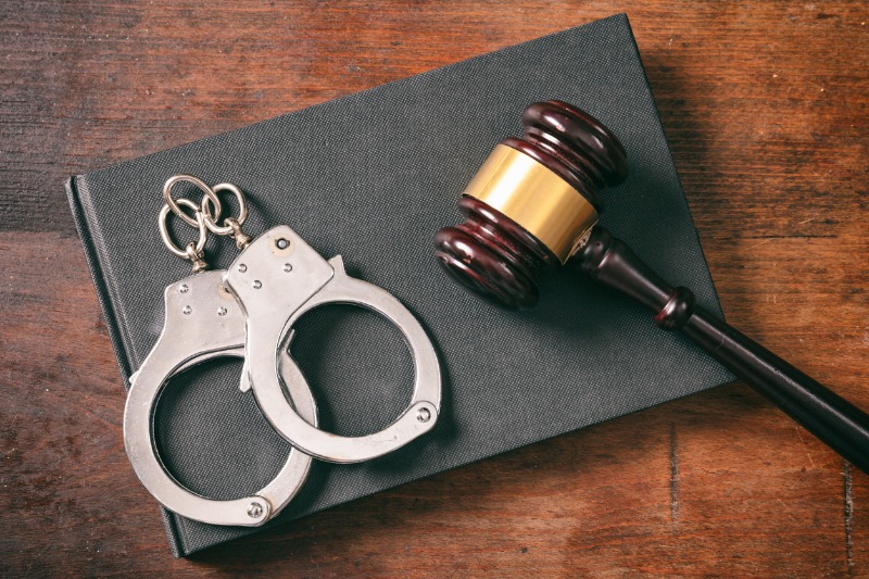 Crimes cover image