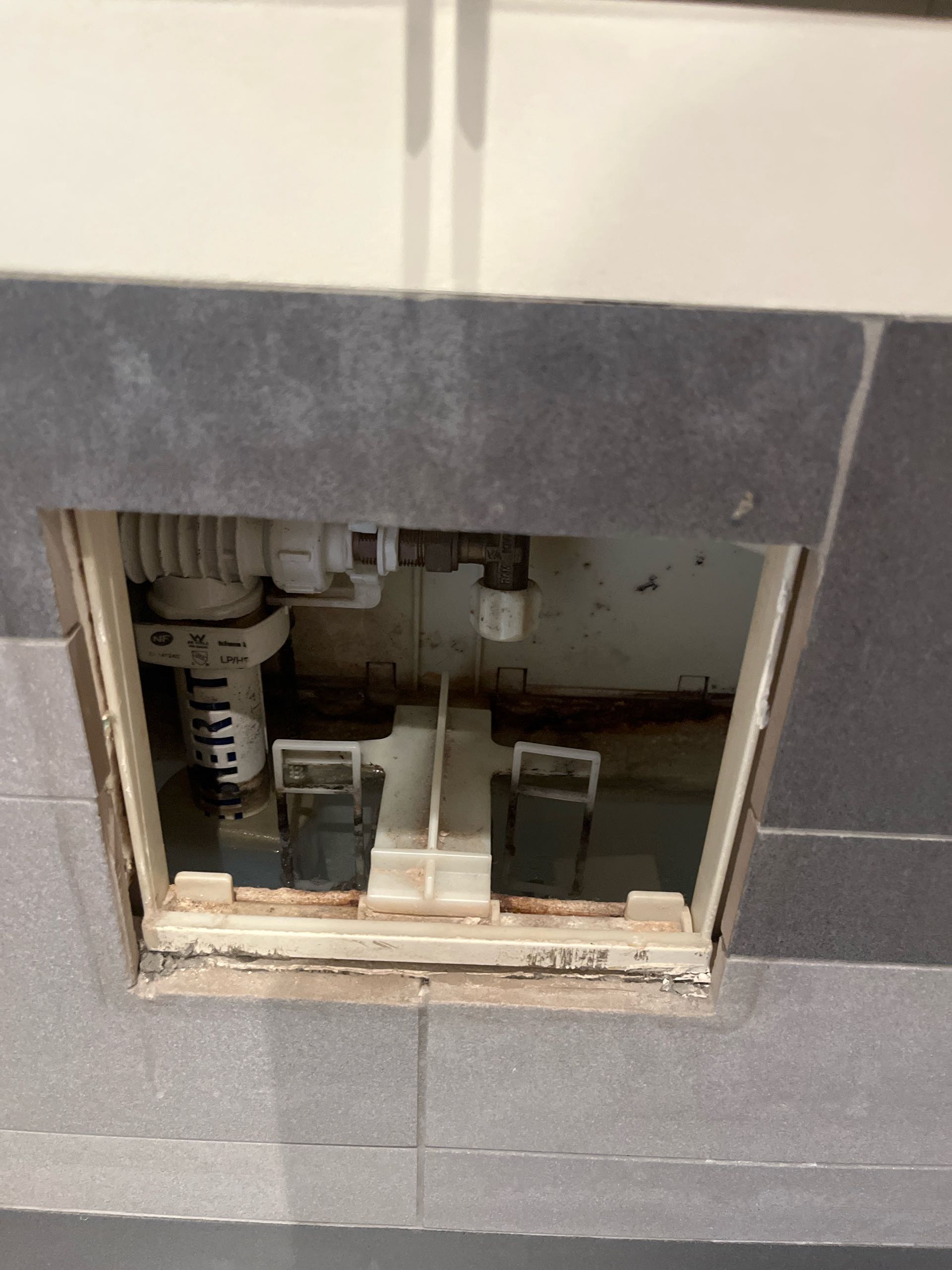 Intervention Fuite d'eau WC – Paris