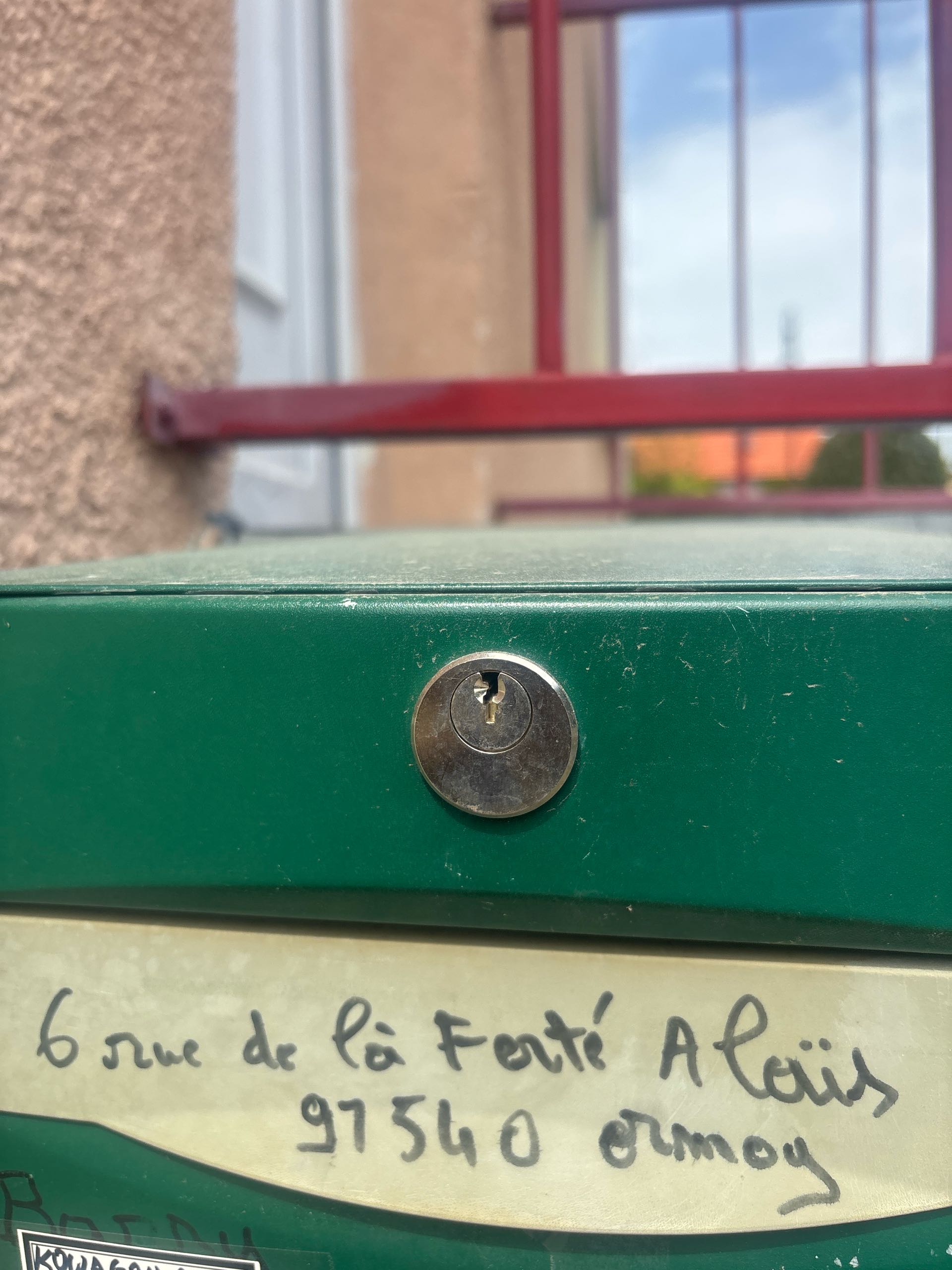 Intervention Changement de serrure boîte au lettre – Ormoy