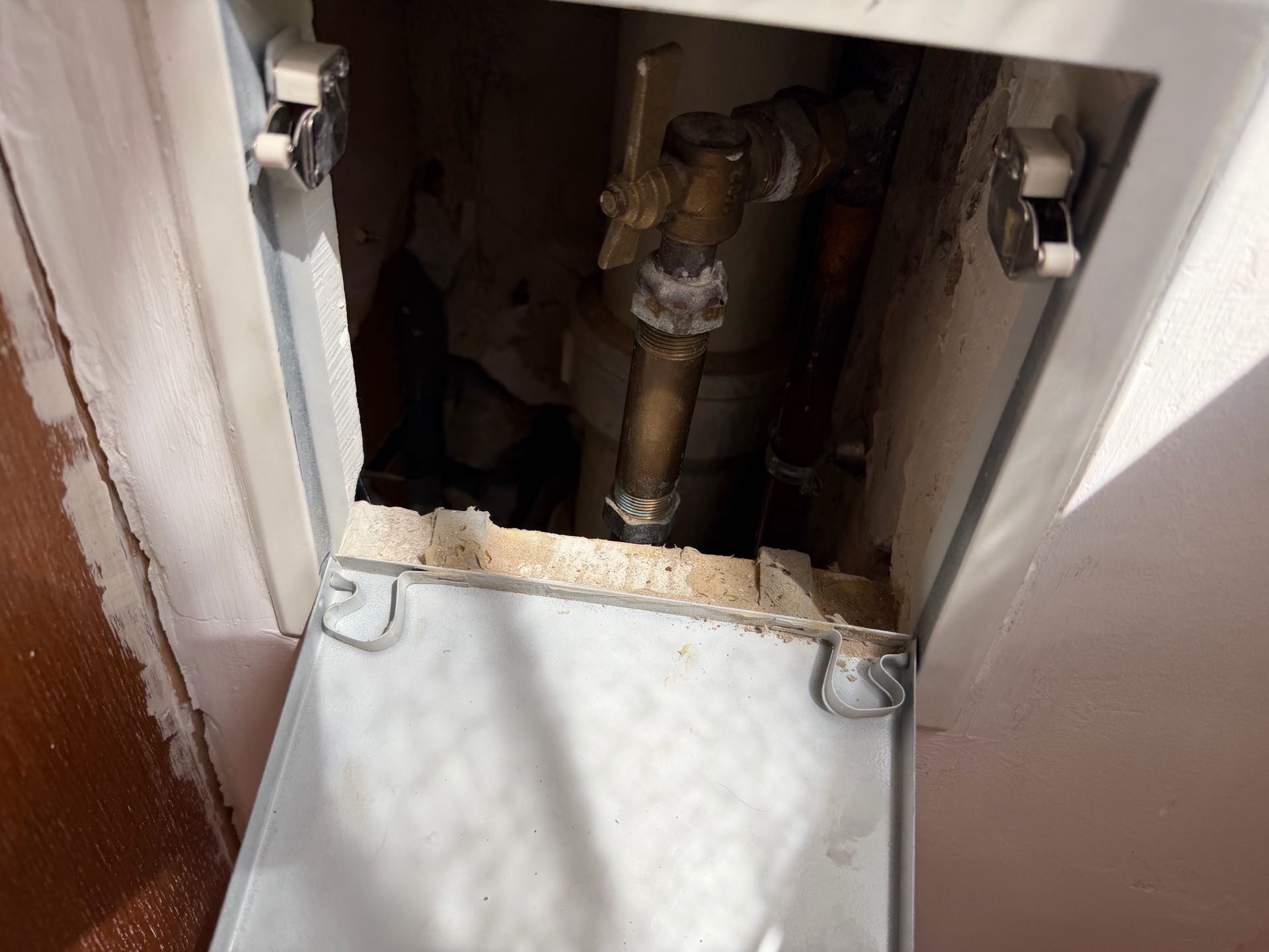 Intervention Fuite d'eau domestique (urgent) – Paris