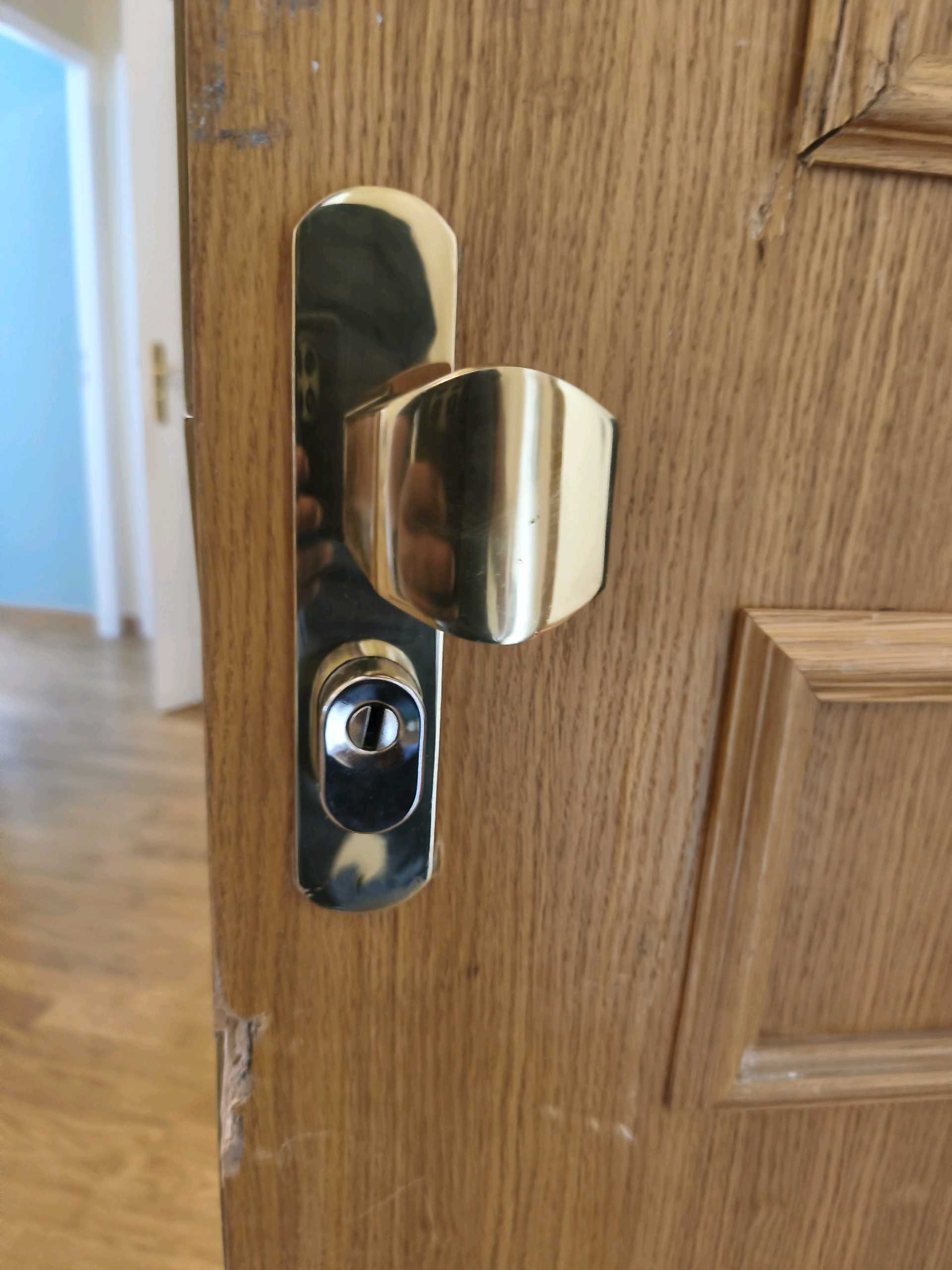 Intervention Ouverture de porte claquée – Puteaux