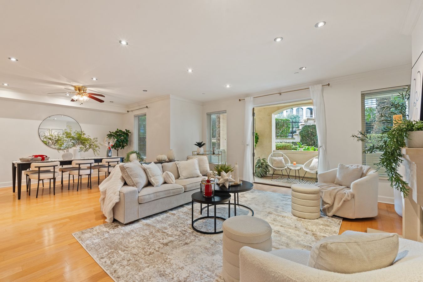 009_1040 Genter St Unit 103_HIGH RES_20251120