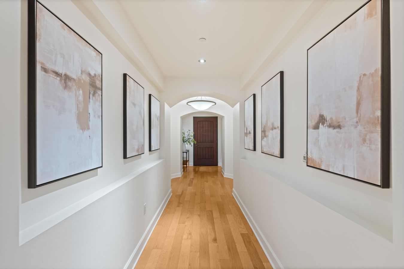 003_1040 Genter St Unit 103_HIGH RES_20251120