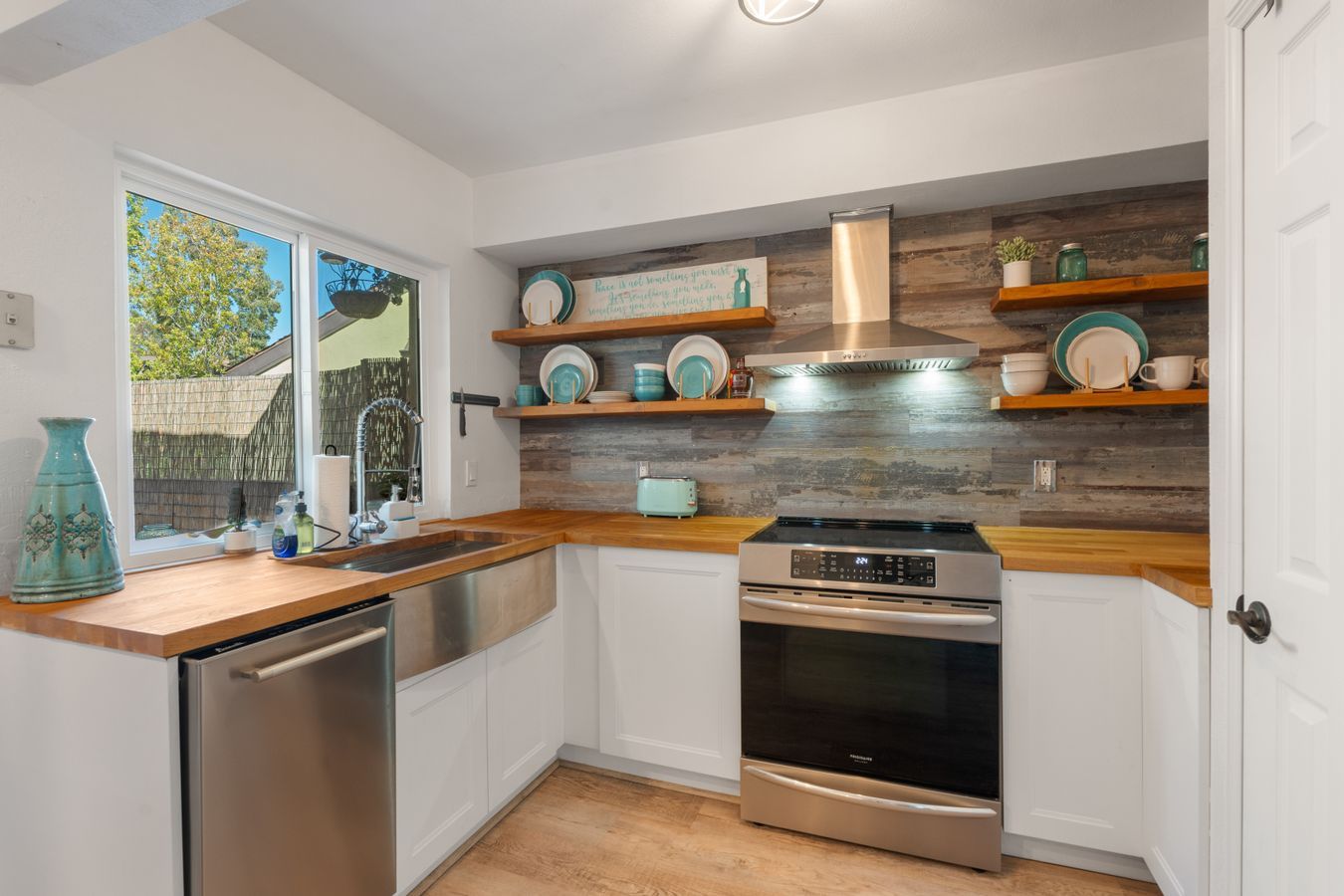 015_7952 Mission Center Ct Unit D_HIGH RES_20251003