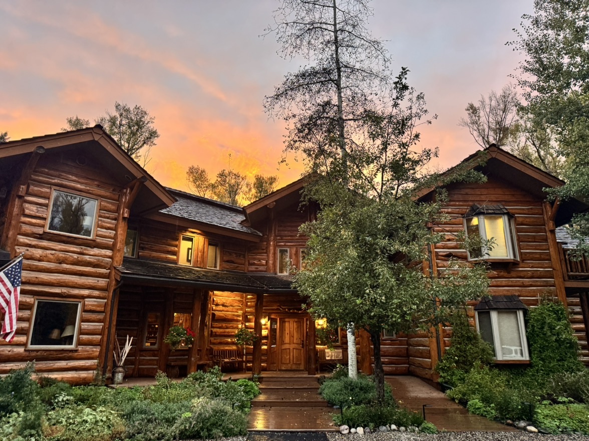 Bentwood Inn