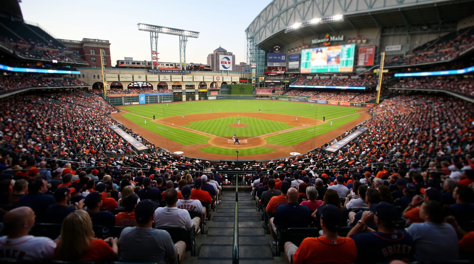 Astros Beat Diamondbacks 3-1 Behind Javier, Hader on September 4