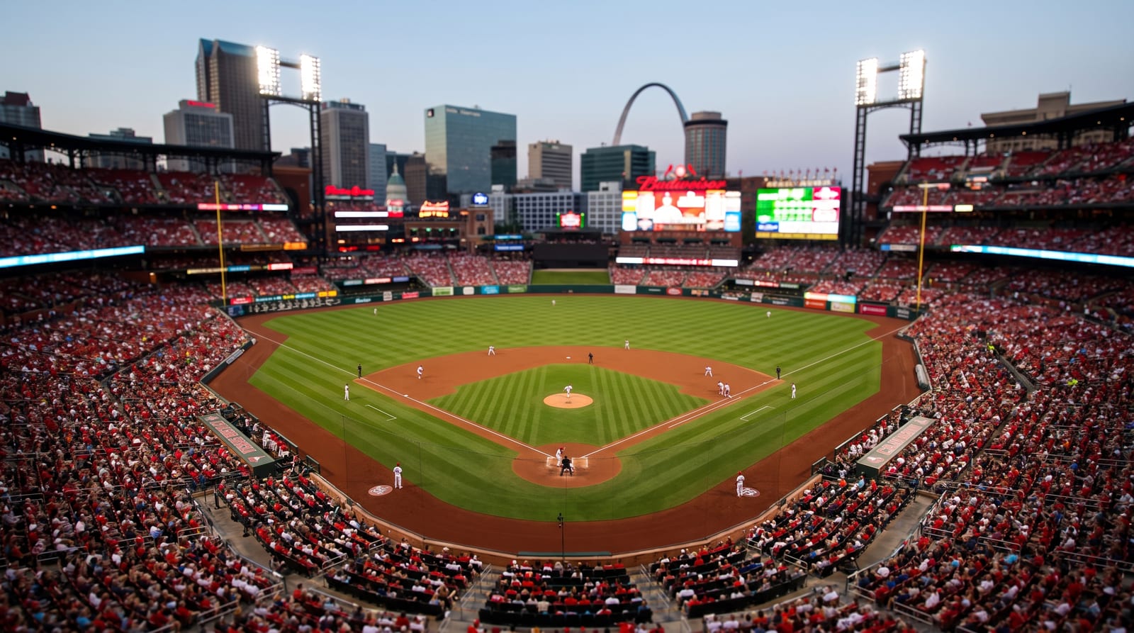 Giants Beat Cardinals 6-5 in 10 Innings at Busch Stadium