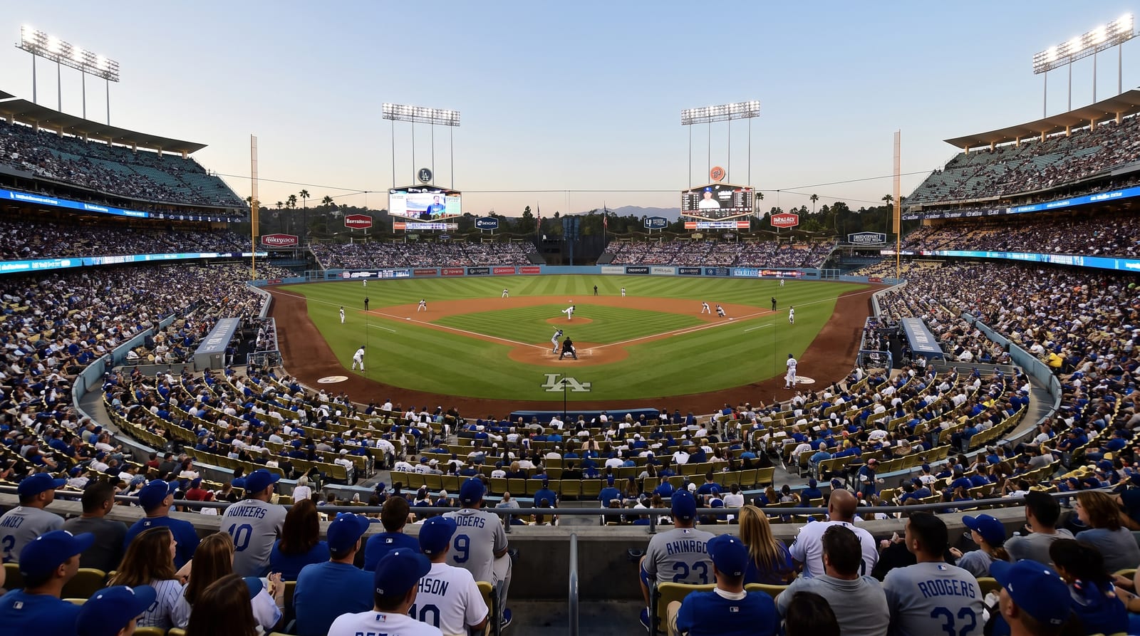 Dodgers Rout Reds 8-2 Behind Kyle Tucker's 4-Hit Night and Knack's Gem