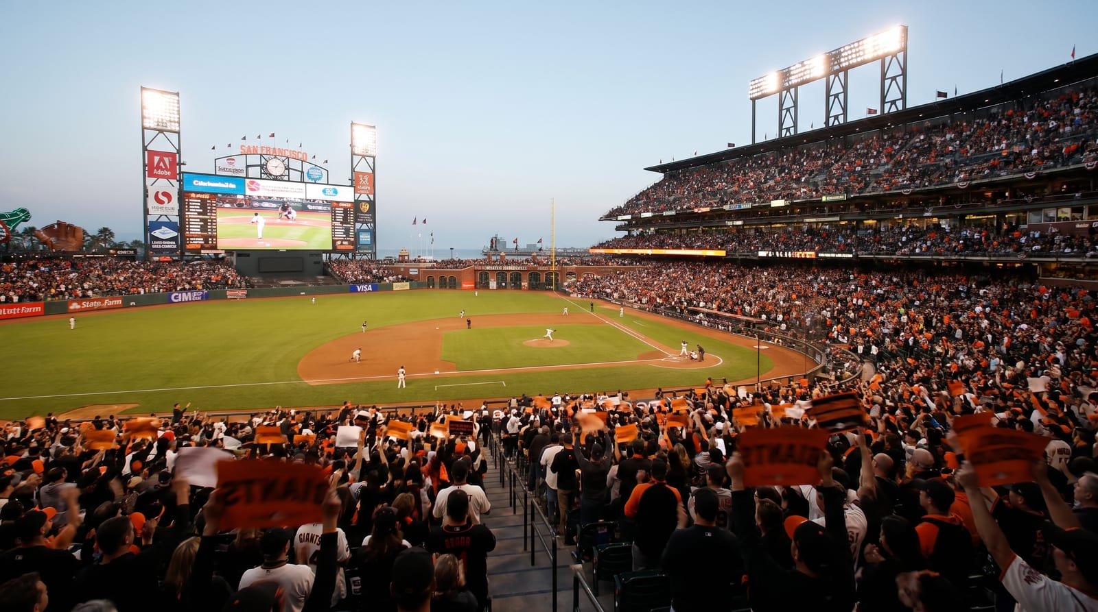 Dodgers Beat Giants 5-1 in 10 Innings at Oracle Park