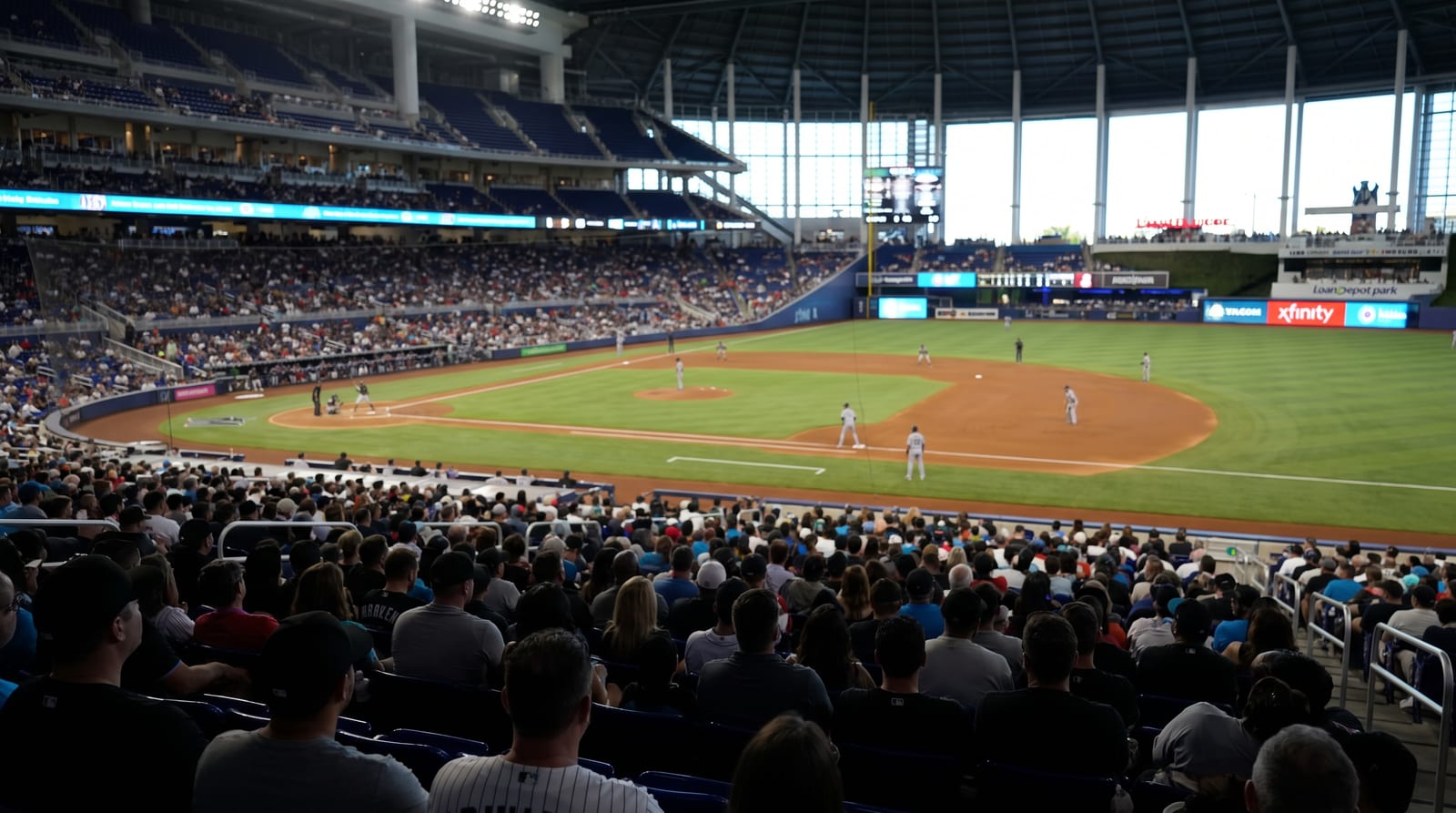 Phillies Rally Past Marlins 6-4 in Division Showdown
