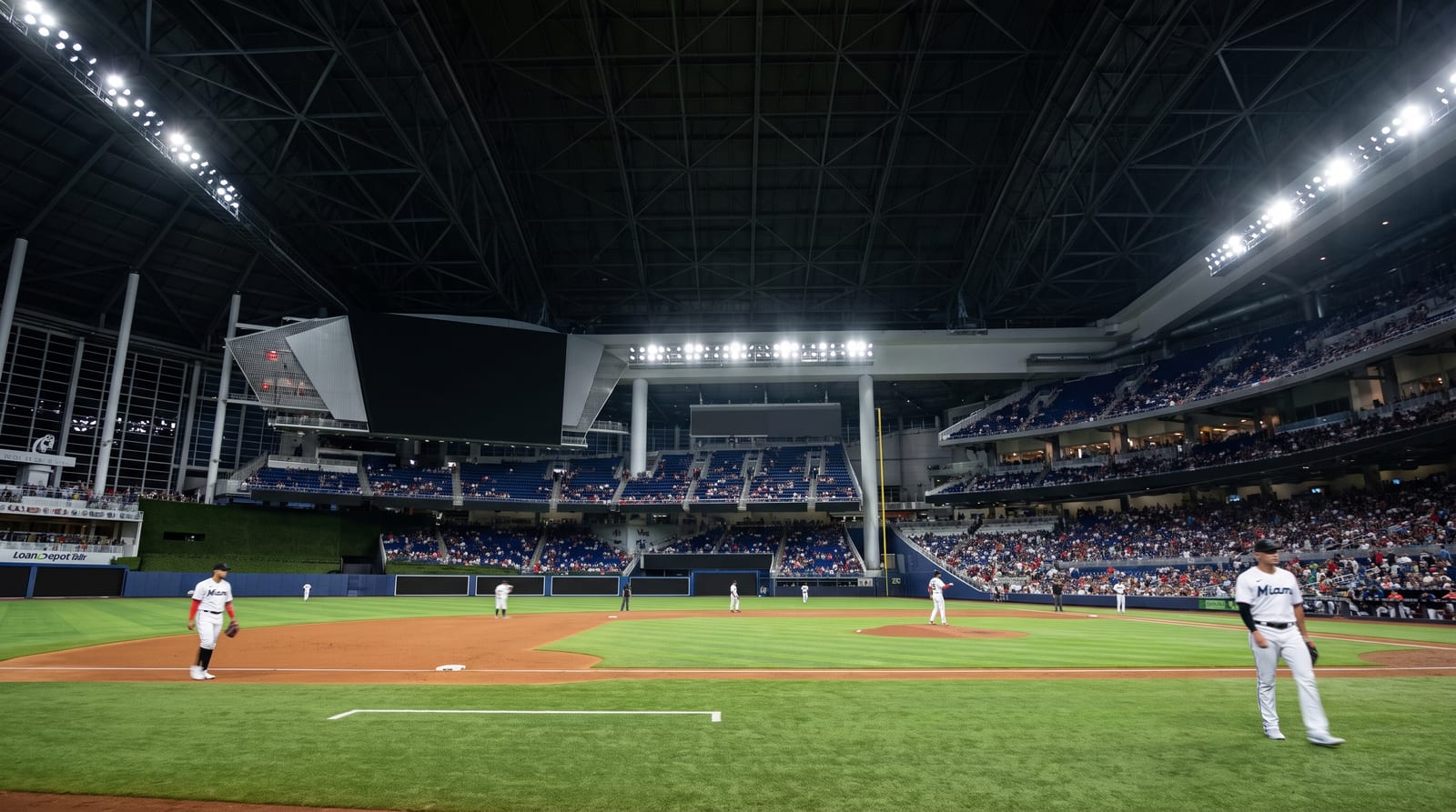Dodgers Beat Marlins 6-2 at loanDepot Park on September 11
