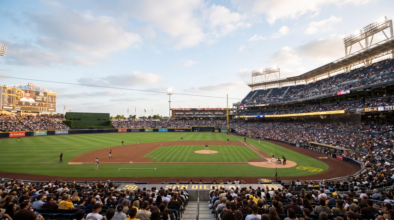 Dustin Harris Hitting .373 in First Month With San Diego Padres