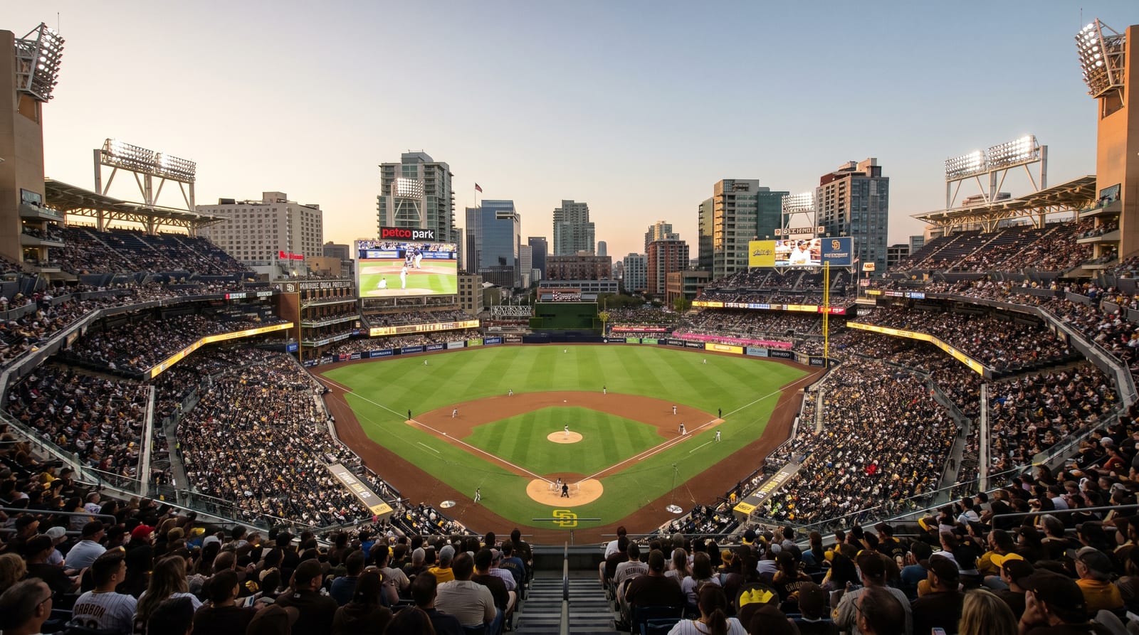 Padres Edge Rockies 8-7 on Monday Behind Tatis, Machado Homers