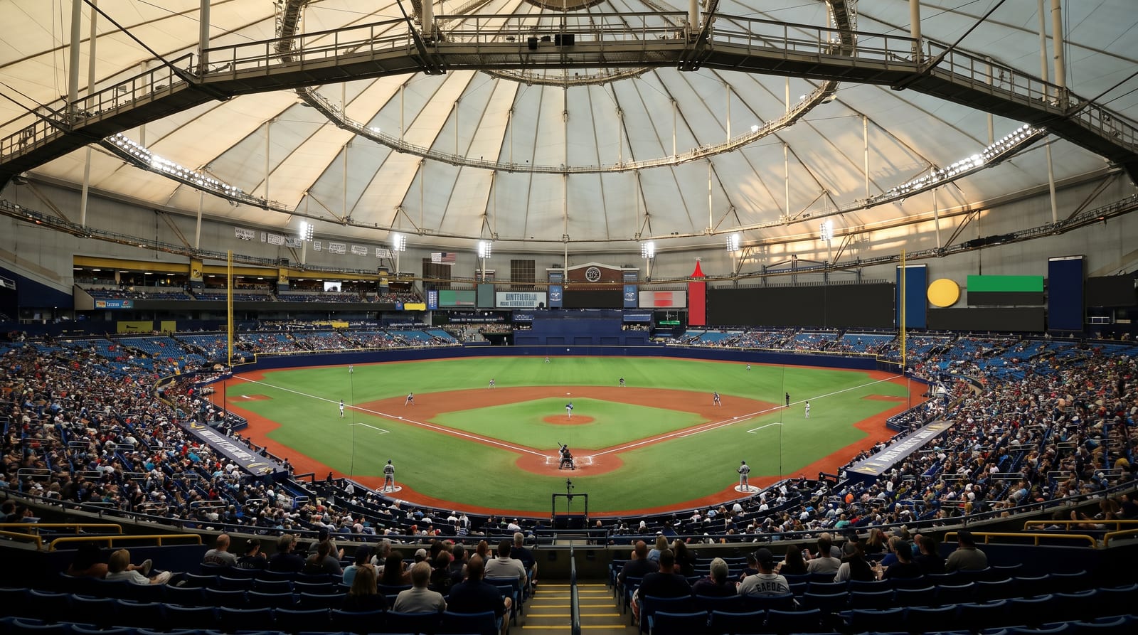 Yandy Díaz Takes Sole AL Hits Lead With 153 in 2026
