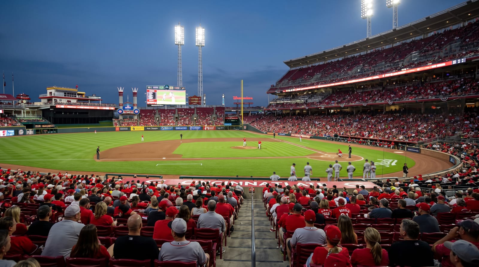 Reds Rally Past Brewers 4-3 on Eugenio Suárez Three-RBI Night