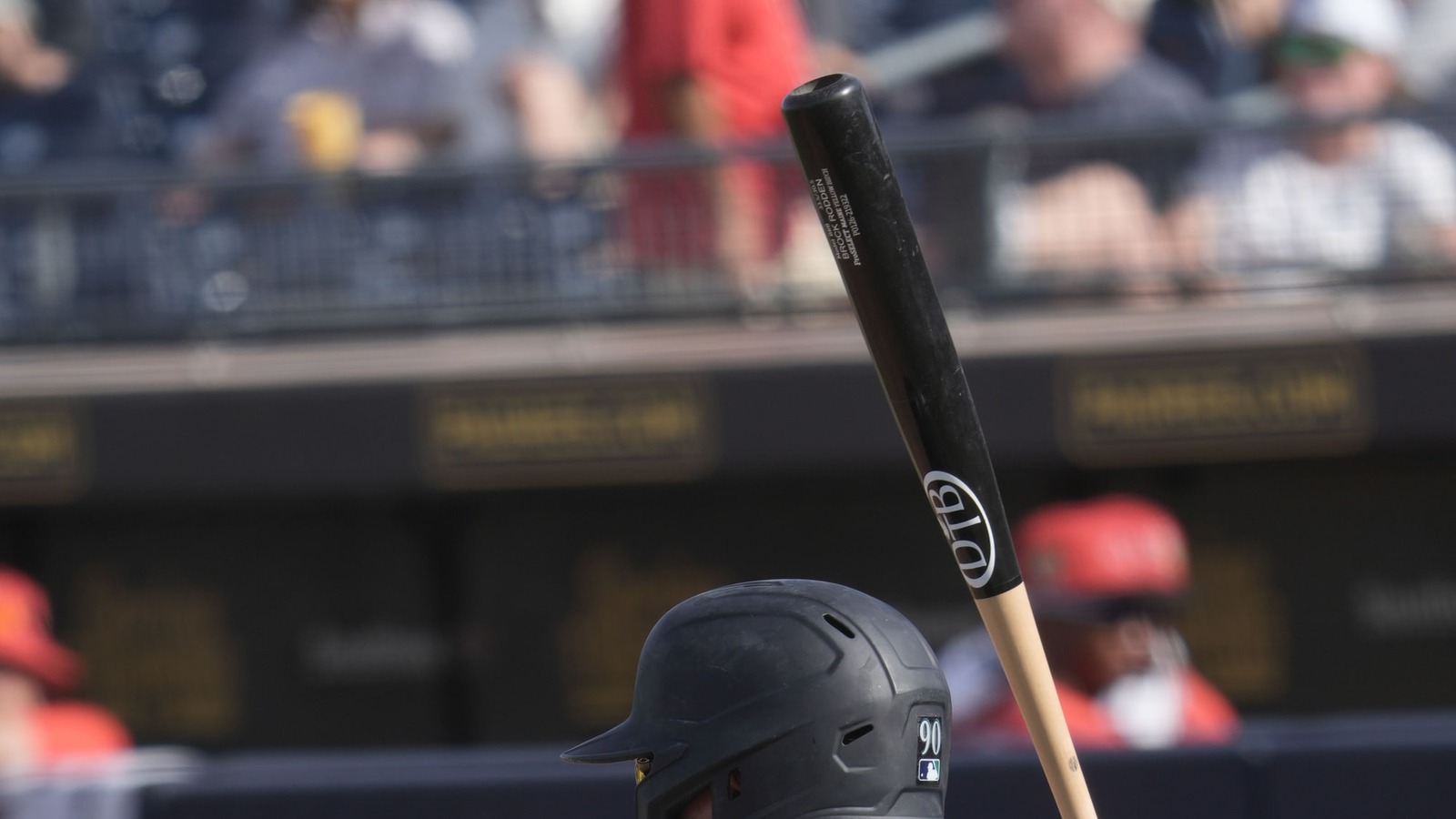Reds Demolish Diamondbacks 13-4 Behind Home Run Barrage in Spring Training