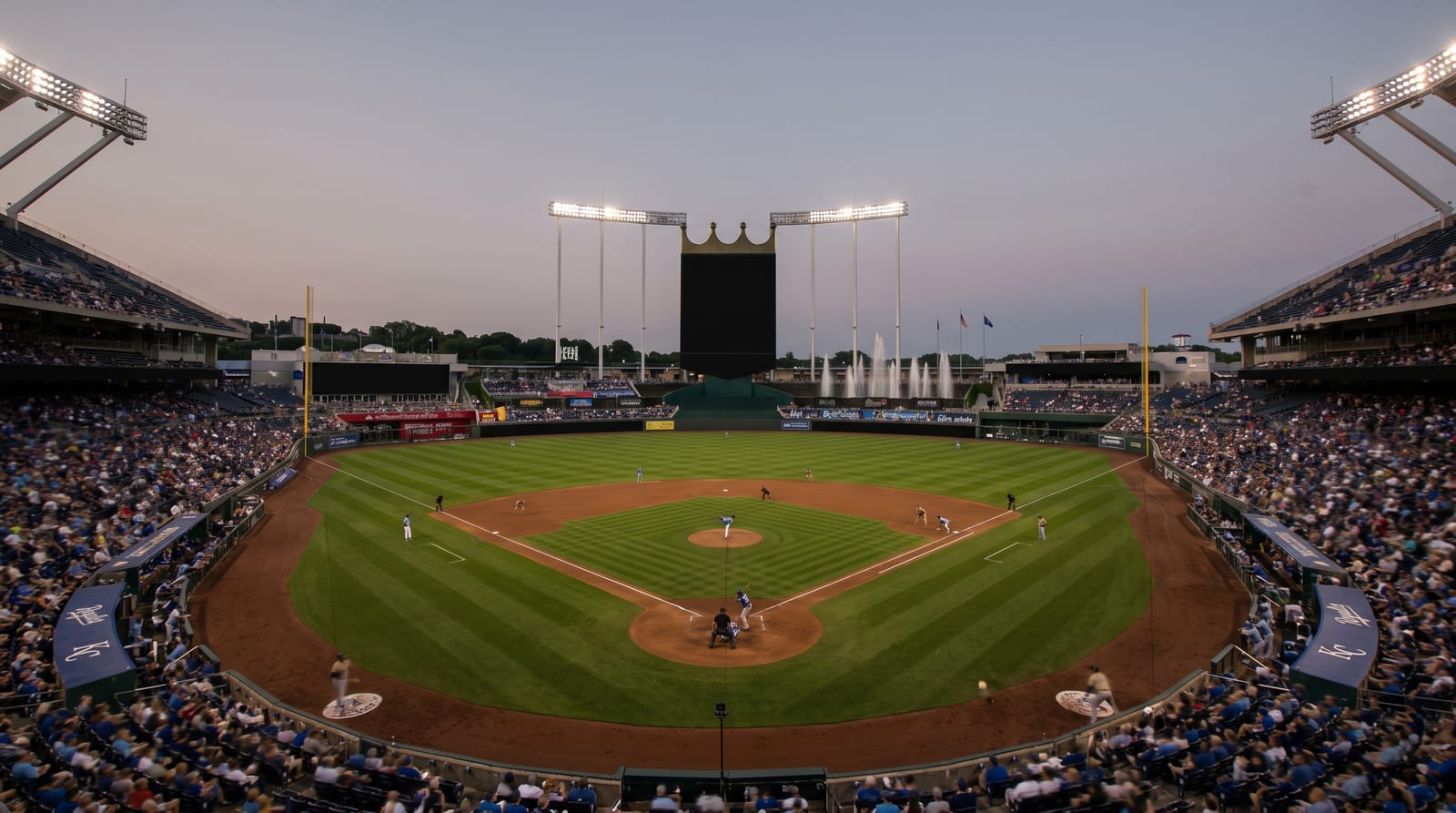 White Sox Pound Royals 14-11 at Kauffman Stadium on September 22