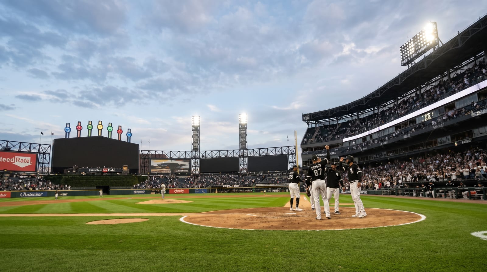 White Sox Walk Off on Mets 2-1 Behind Peters Homer, Dominant Pitching