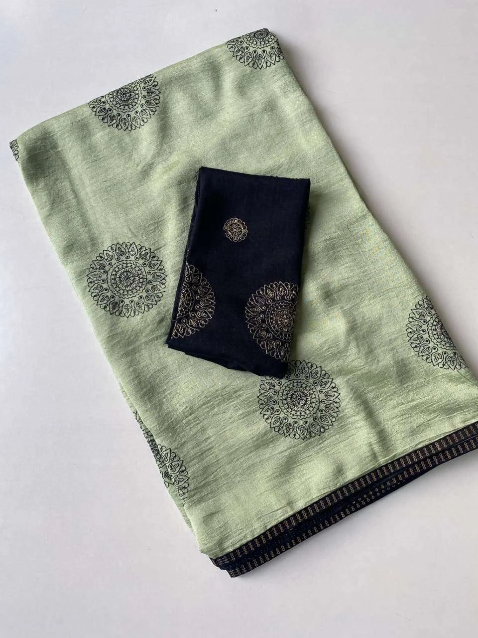 1004 CRUSH SAREE Sarees wholesale CRUSH - Ethnicaa thumbnail 12