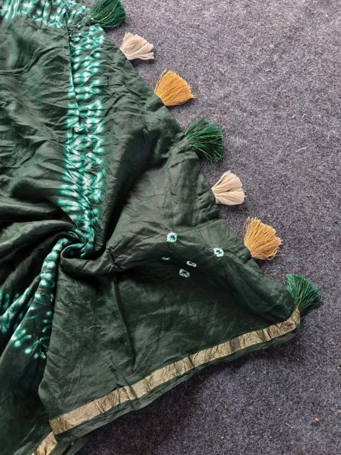 1045 cotton hit design saree wholesaler