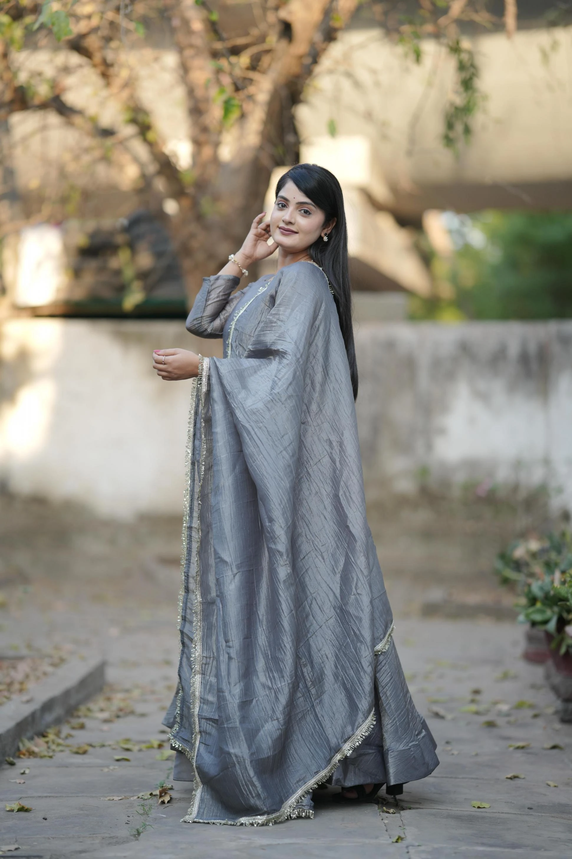 GRTN8105 Gown wholesale GOLD CRUSH - Ethnicaa thumbnail 2