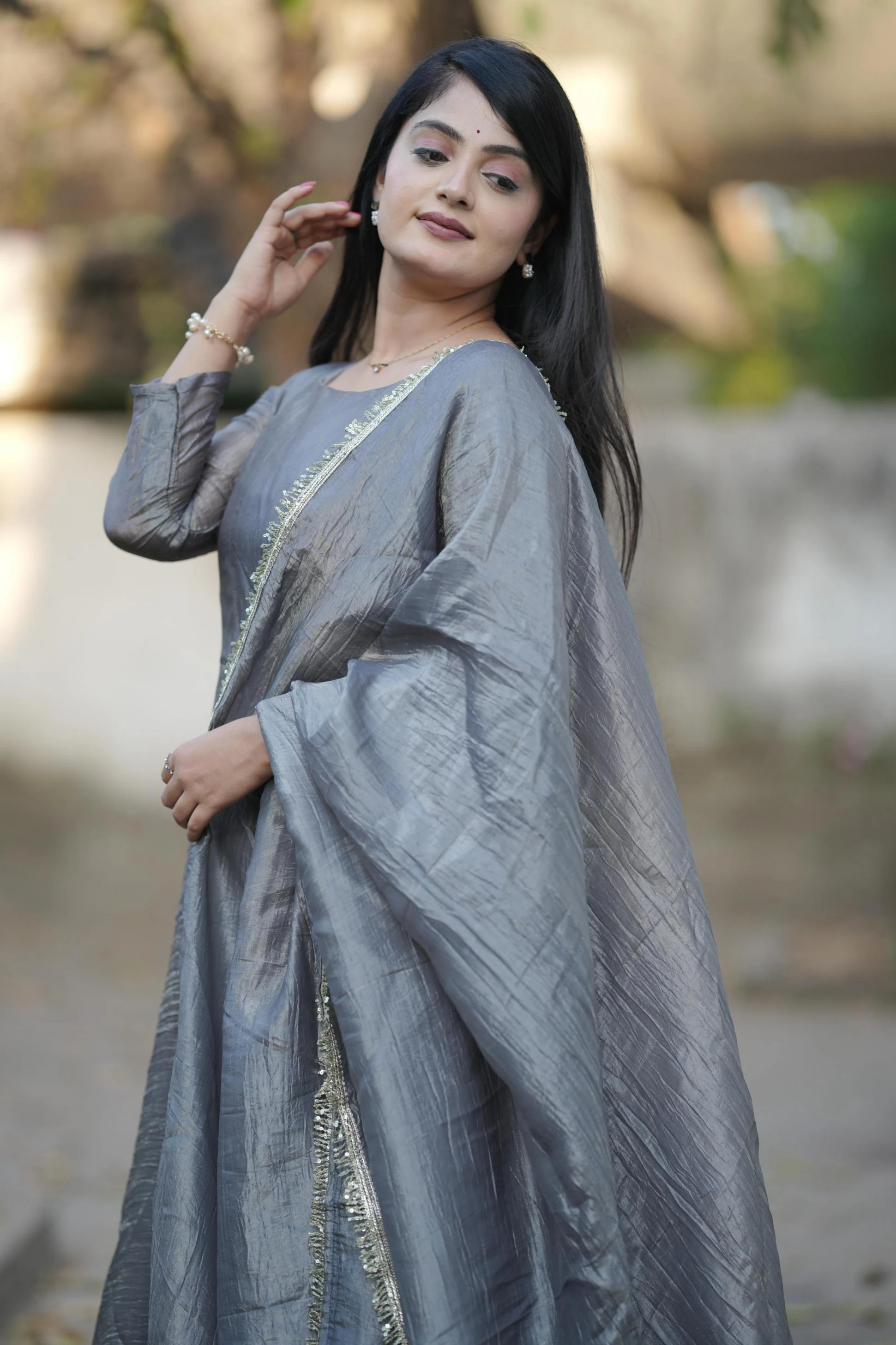 GRTN8105 Gown wholesale GOLD CRUSH - Ethnicaa thumbnail 3