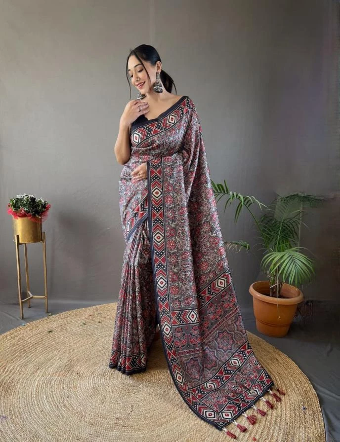 ❣️❣️❣️ in SILK WEAVES | Sarees | Ethnicaa Wholesale thumbnail 2
