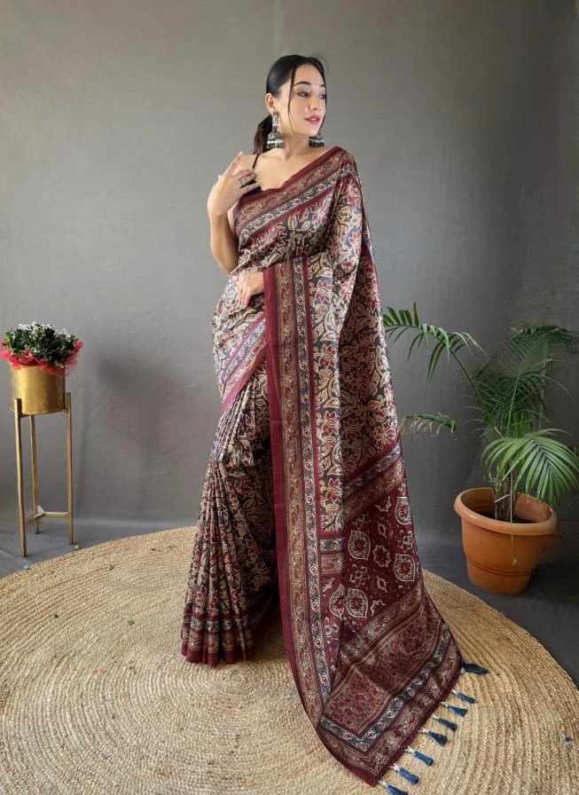 ❣️❣️❣️ in SILK WEAVES | Sarees | Ethnicaa Wholesale thumbnail 15