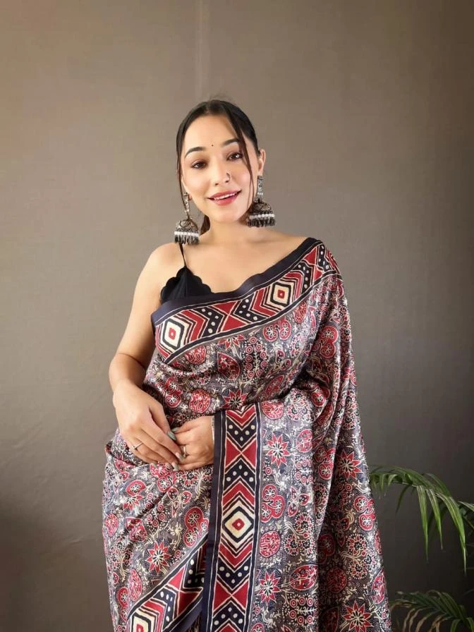 ❣️❣️❣️ in SILK WEAVES | Sarees | Ethnicaa Wholesale thumbnail 5