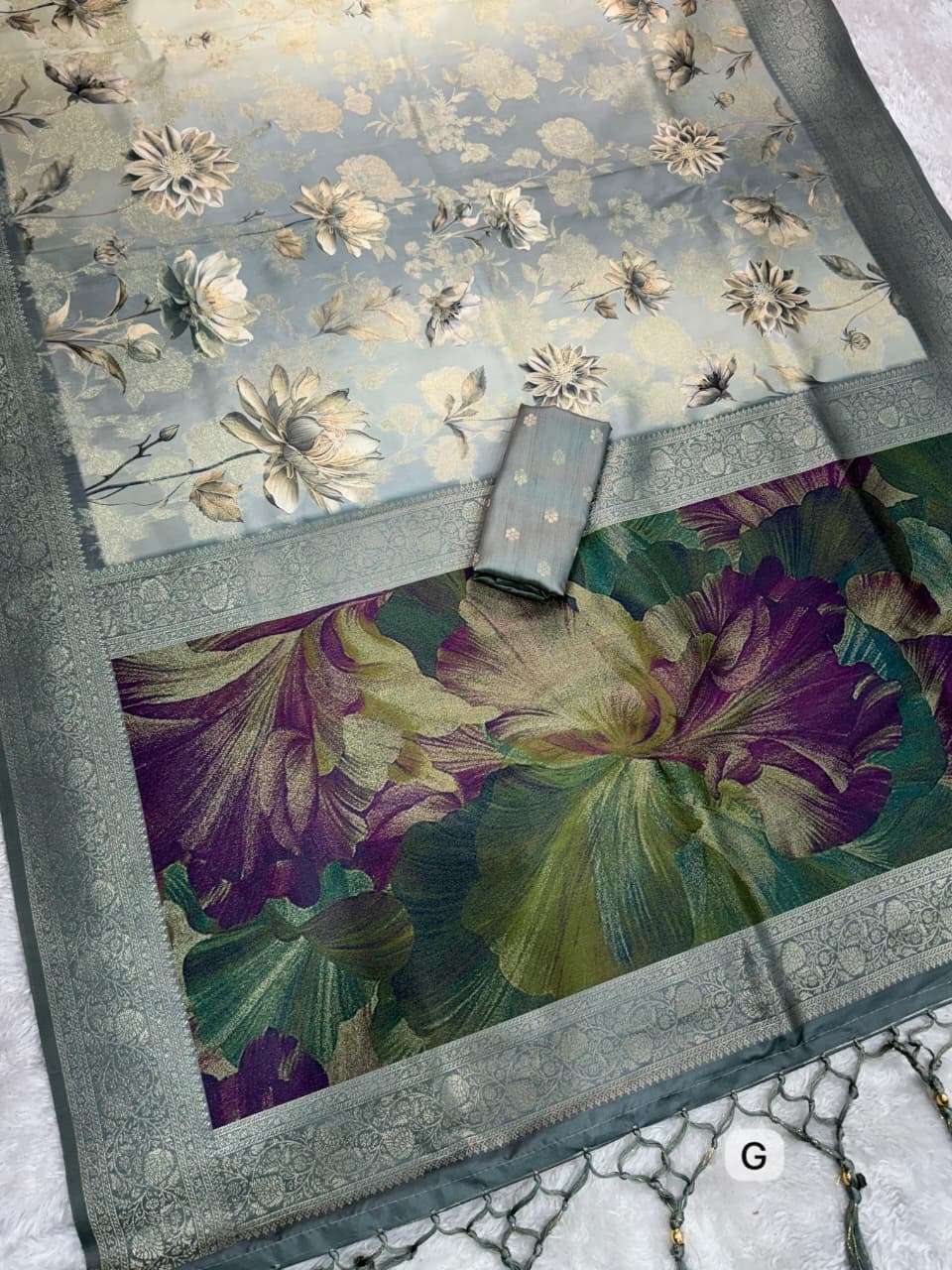 SUNDARI Sarees wholesale BANARASI SATIN JACQUARD - Ethnicaa thumbnail 16