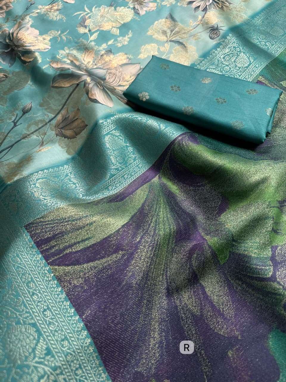 SUNDARI Sarees wholesale BANARASI SATIN JACQUARD - Ethnicaa thumbnail 10